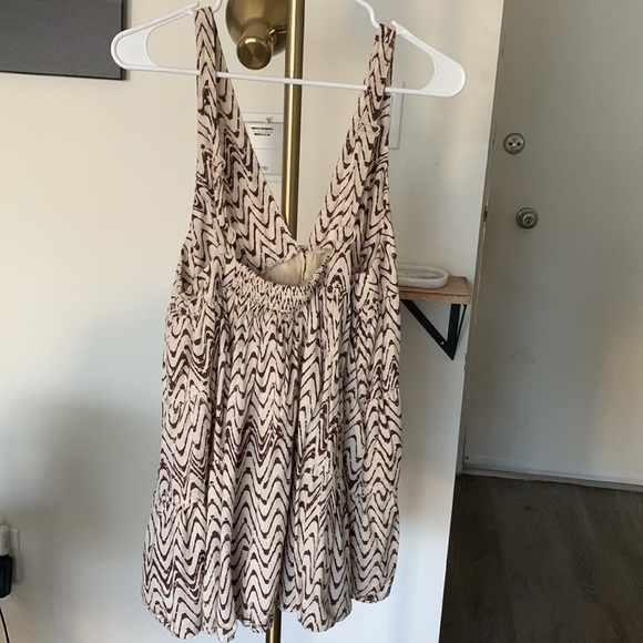Cream and brown mini dress with a wavy pattern - Picture 3 of 3